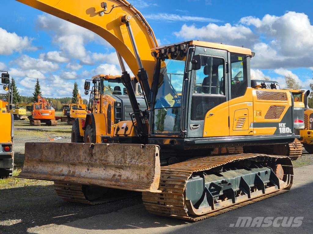 Hyundai HX180 LD Bageri guseničari