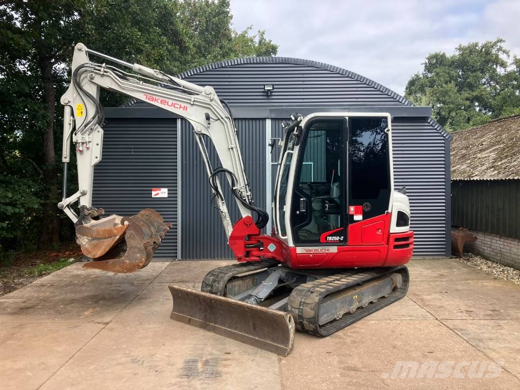 Takeuchi TB250-2 midigraver | 2395u | Airco | sloop-sorteer Εκσκαφάκι (διαβολάκι) < 7t