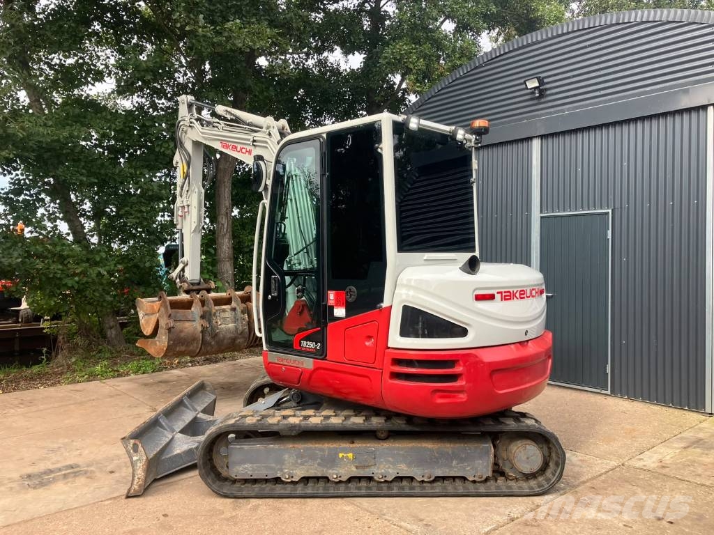 Takeuchi TB250-2 midigraver | 2395u | Airco | sloop-sorteer Εκσκαφάκι (διαβολάκι) < 7t