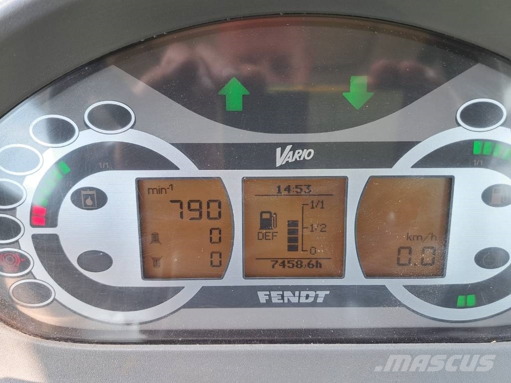 Fendt 714 Vario SCR Traktoriai