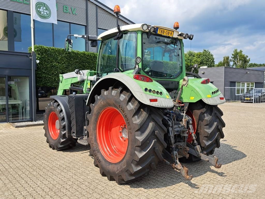 Fendt 714 Vario SCR Traktoriai