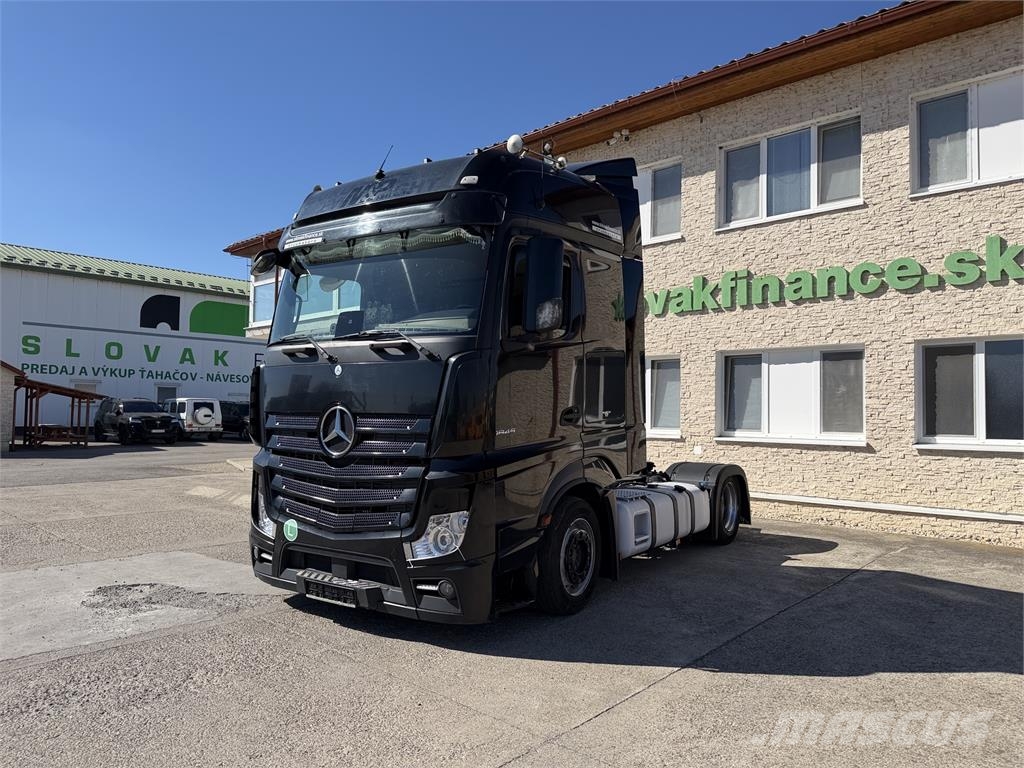 Mercedes-Benz Actros VIN 205 Седельные тягачи