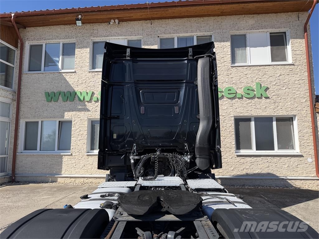 Mercedes-Benz Actros VIN 205 Седельные тягачи