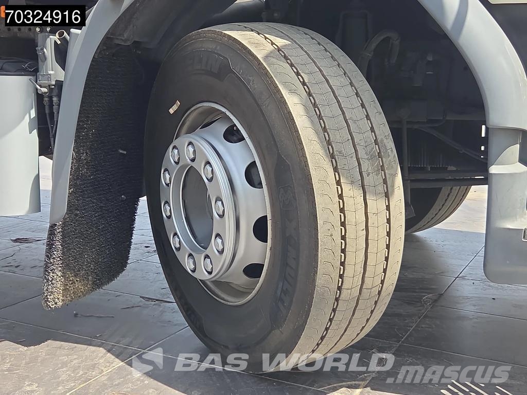 DAF LF 320 4X2 19t Caja de 8,44m Plataforma Dhollanida Camiones con caja de remolque