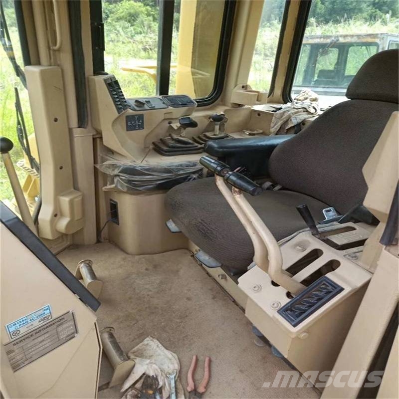CAT D 9 R 履帶推土機