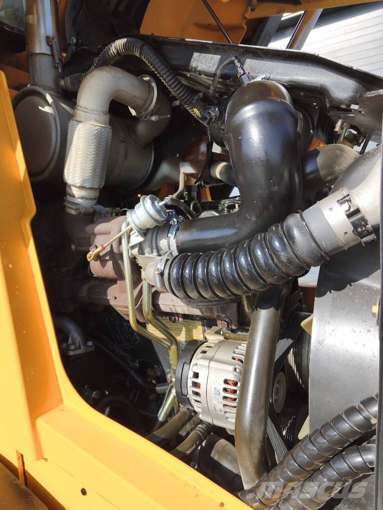 JCB 3 CX Backhoe loaders