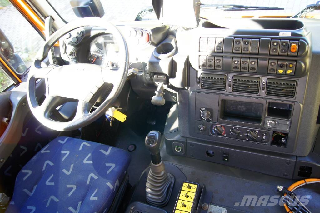 Iveco 190T33 TRAKKER 4x4/ MARREL/ HMF 835/ Winterdienst Abrollkipper
