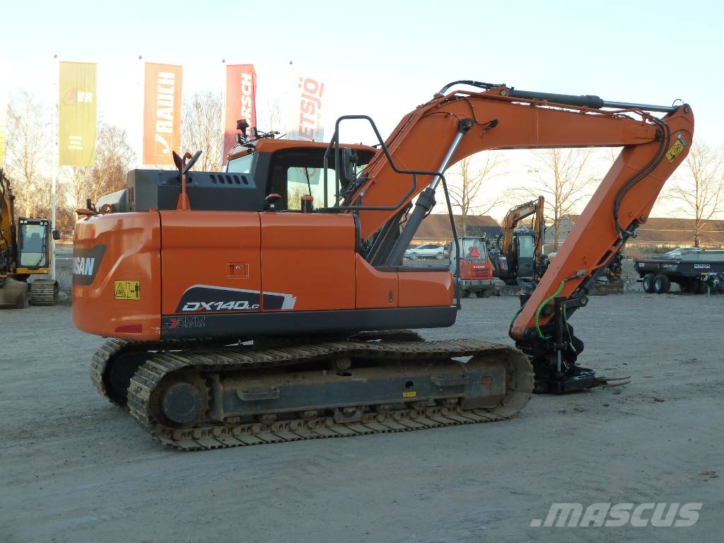 Doosan DX140LC-5 حفارات زحافة