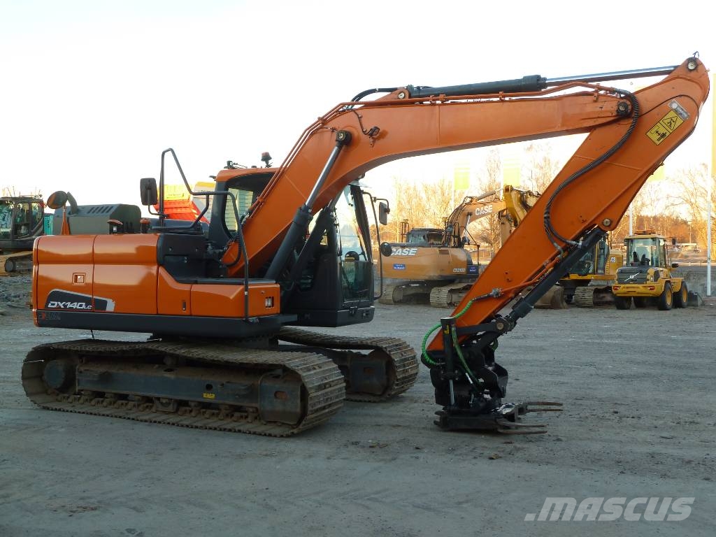 Doosan DX140LC-5 حفارات زحافة