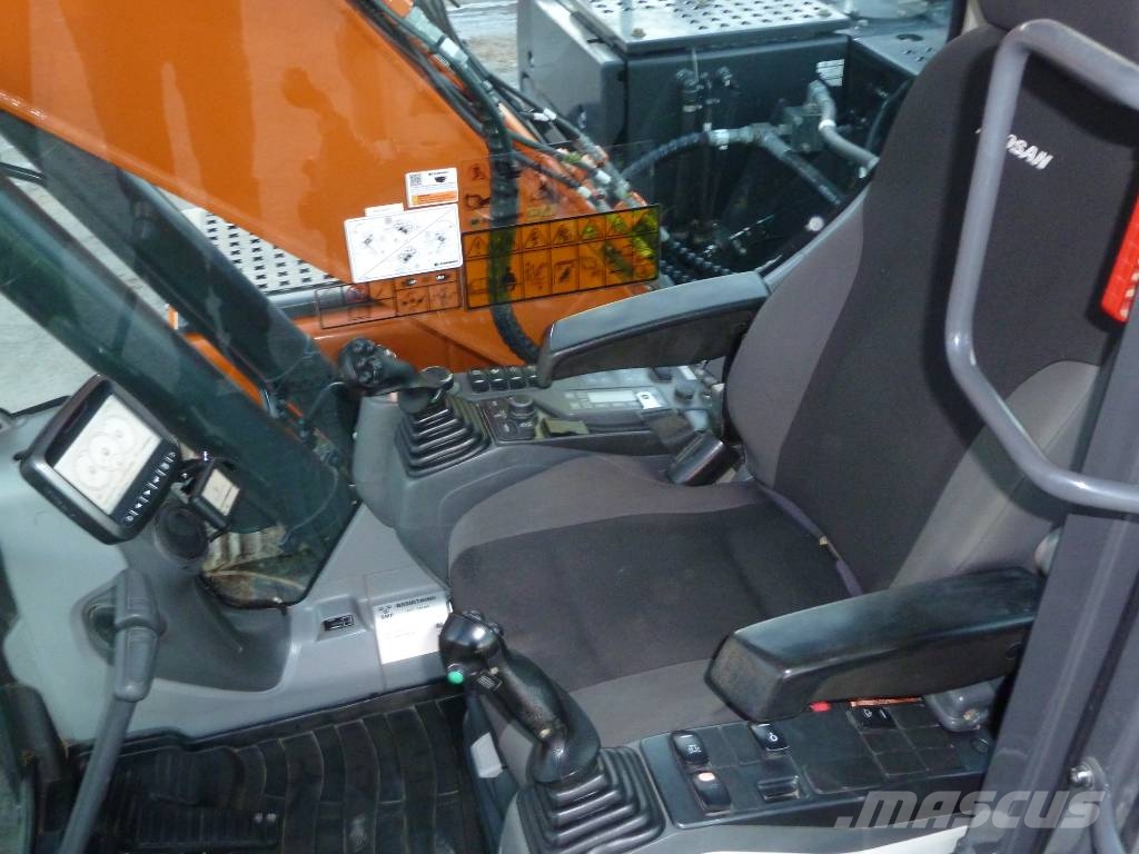 Doosan DX140LC-5 حفارات زحافة