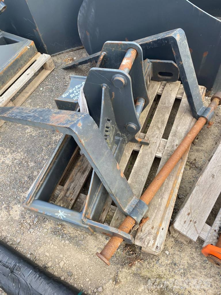 Develon DX80/85 Pallet Forks Vidlice