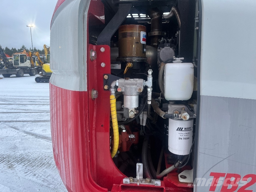 Takeuchi TB 2150 R / Pyörittäjä, Pihdit, Rasvari, Lämmitin Pelle sur chenilles