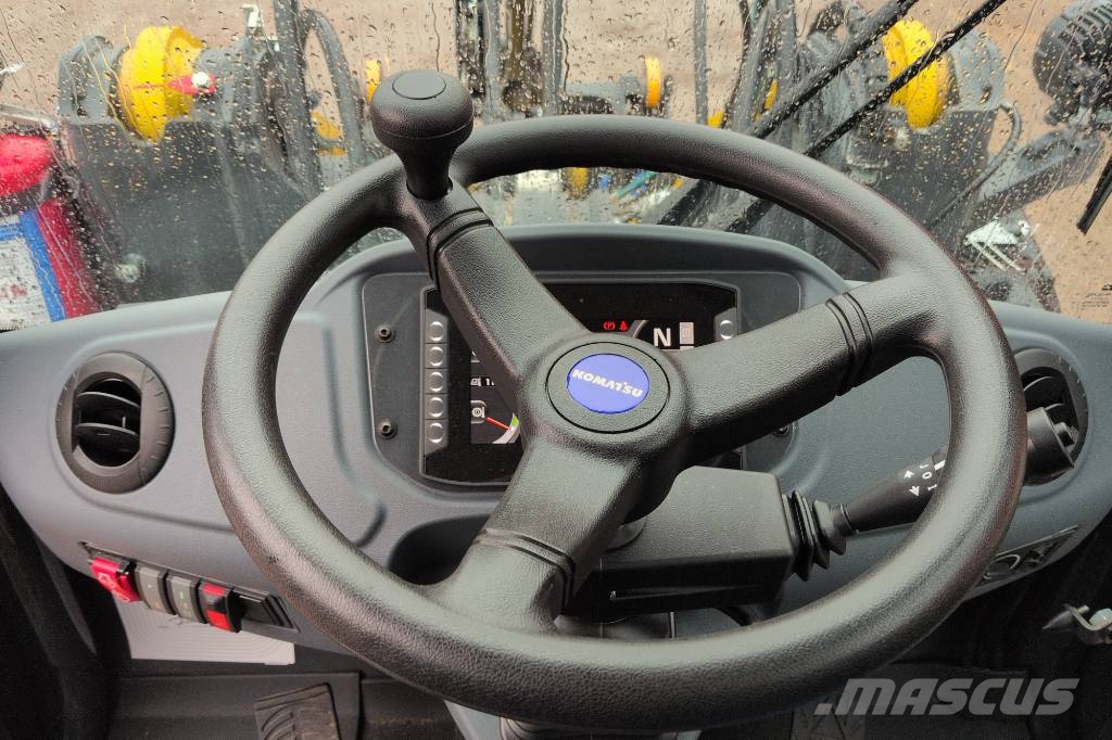 Komatsu WA 170M-11 DEMO Hjullastare Pale gommate