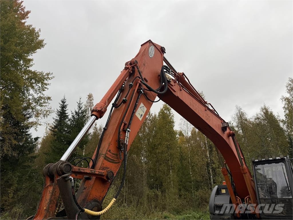 Hitachi ZX225 Pelle sur chenilles