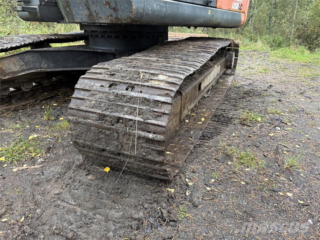 Hitachi ZX225 Pelle sur chenilles
