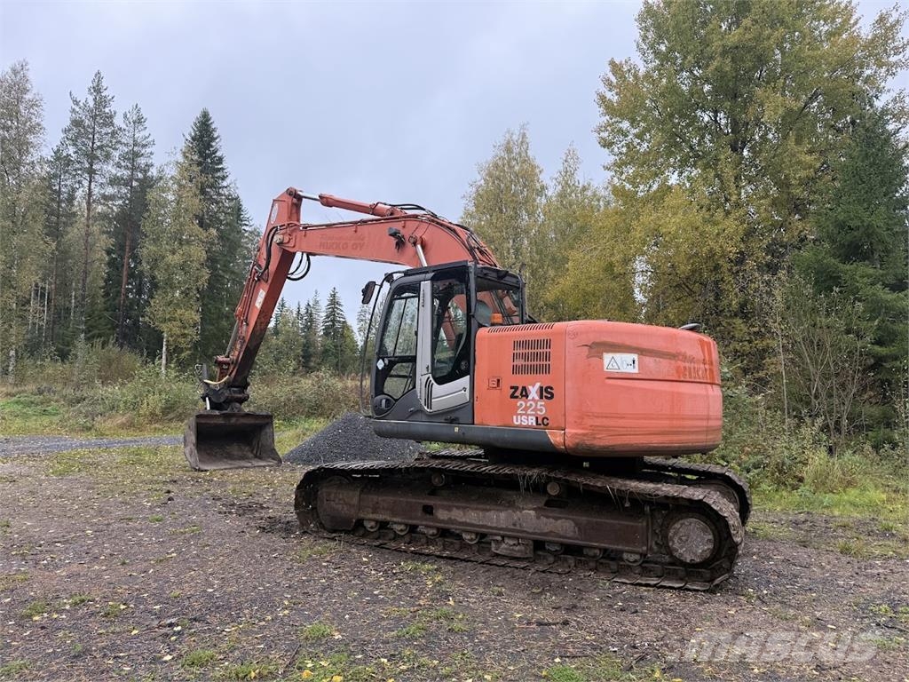 Hitachi ZX225 Pelle sur chenilles