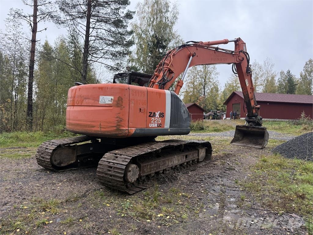 Hitachi ZX225 Pelle sur chenilles