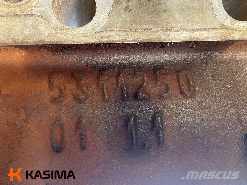 Cummins QSB4.5 engine cylinder head Dzinēji