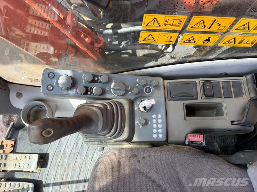 Hitachi ZX210LC-5B Lánctalpas kotrók
