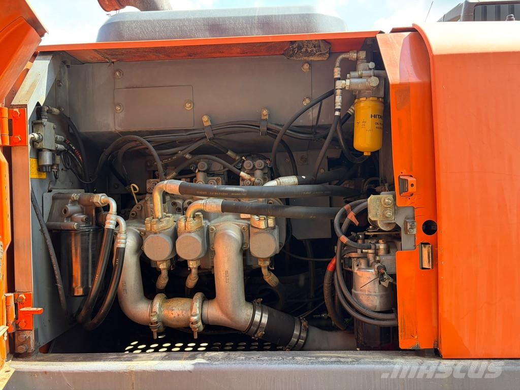 Hitachi ZX210LC-5B Lánctalpas kotrók