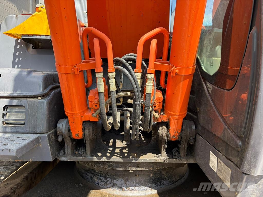 Hitachi ZX210LC-5B Lánctalpas kotrók