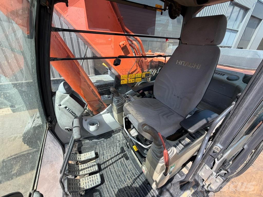 Hitachi ZX210LC-5B Lánctalpas kotrók