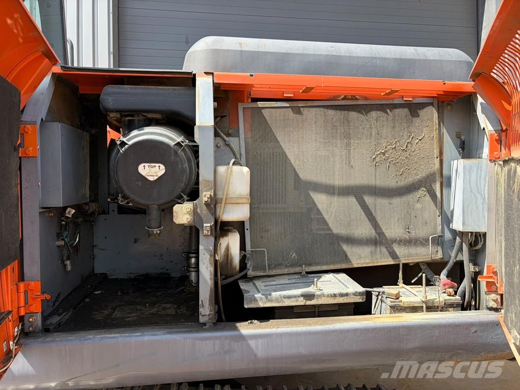 Hitachi ZX210LC-5B Lánctalpas kotrók