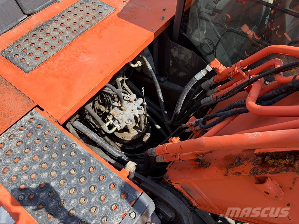 Hitachi ZX210LC-5B Lánctalpas kotrók