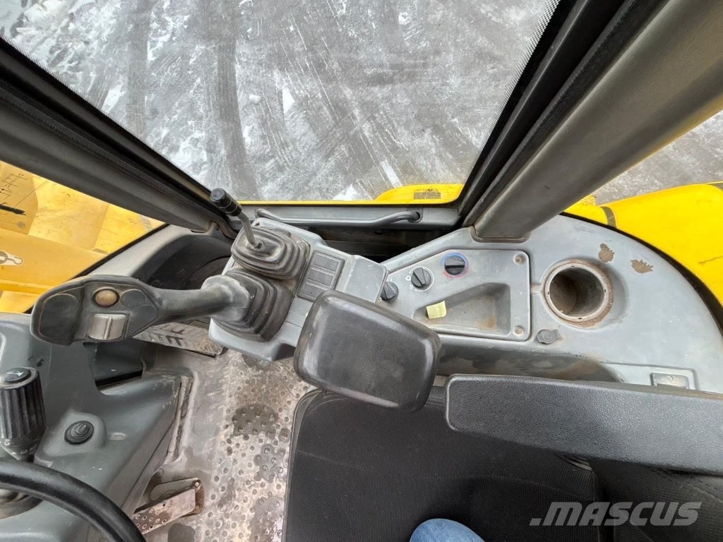 Volvo L 30 B 反鏟裝載機