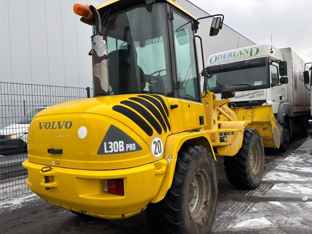 Volvo L 30 B 反鏟裝載機