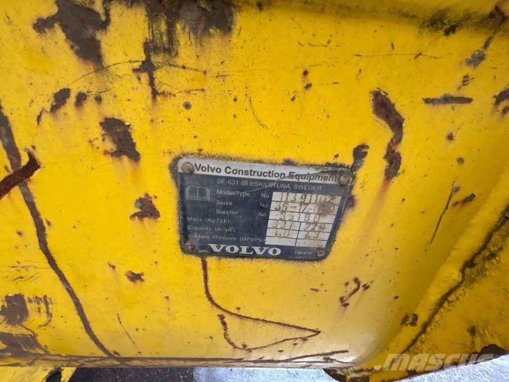Volvo L 30 B 反鏟裝載機