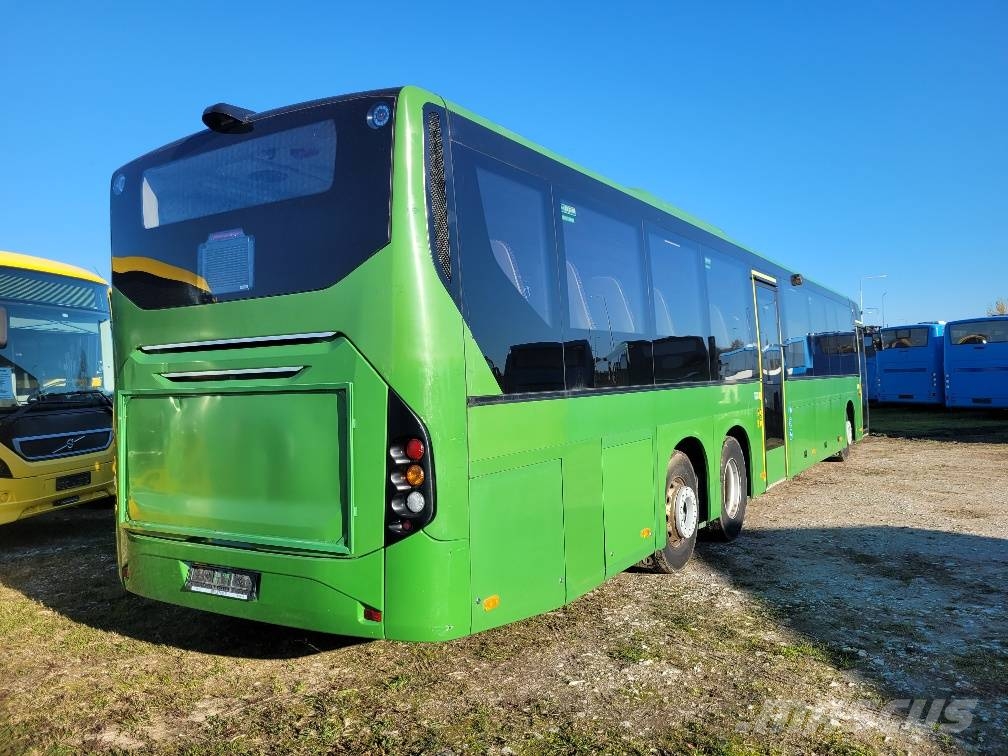 Volvo B8R 8900 6X2  EURO6 2 UNITS Autobusy międzymiastowe