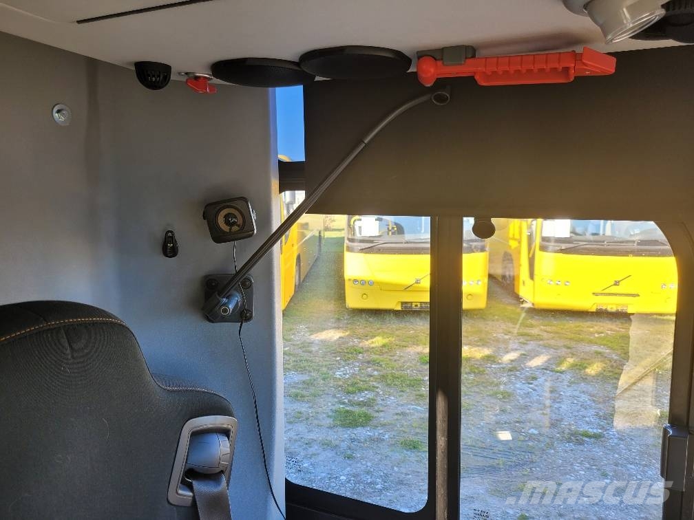 Volvo B8R 8900 6X2  EURO6 2 UNITS Autobusy międzymiastowe