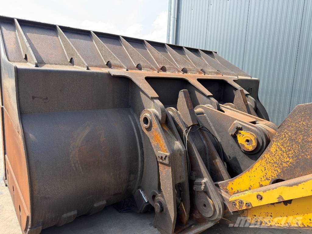 CAT 988K Wielladers