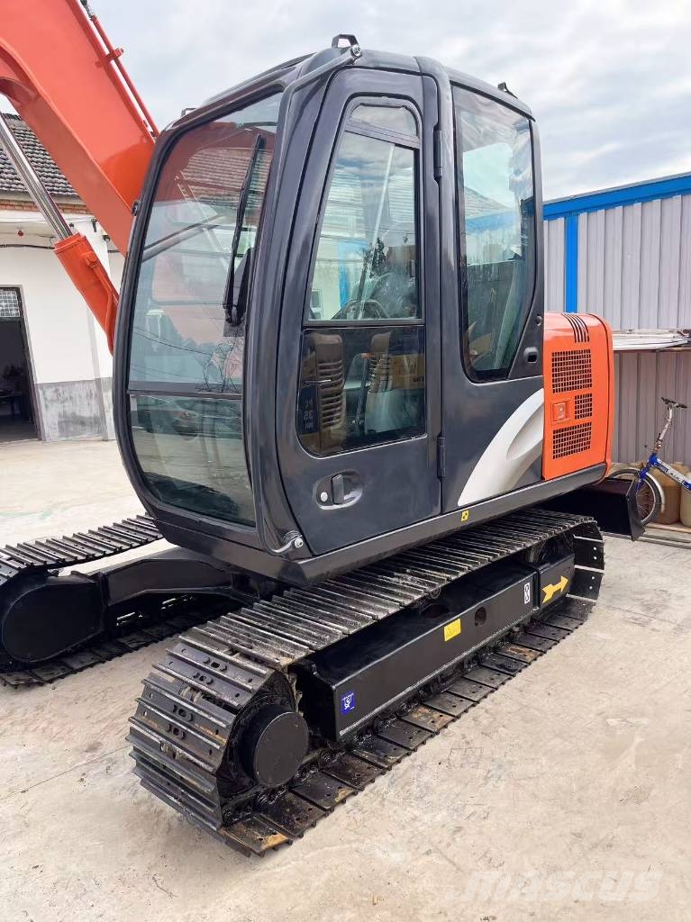 Hitachi ZX 70 حفارات وسط 7 طن - 12 طن