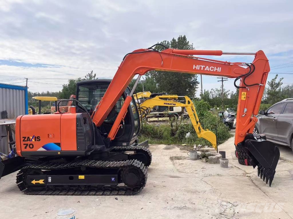 Hitachi ZX 70 حفارات وسط 7 طن - 12 طن