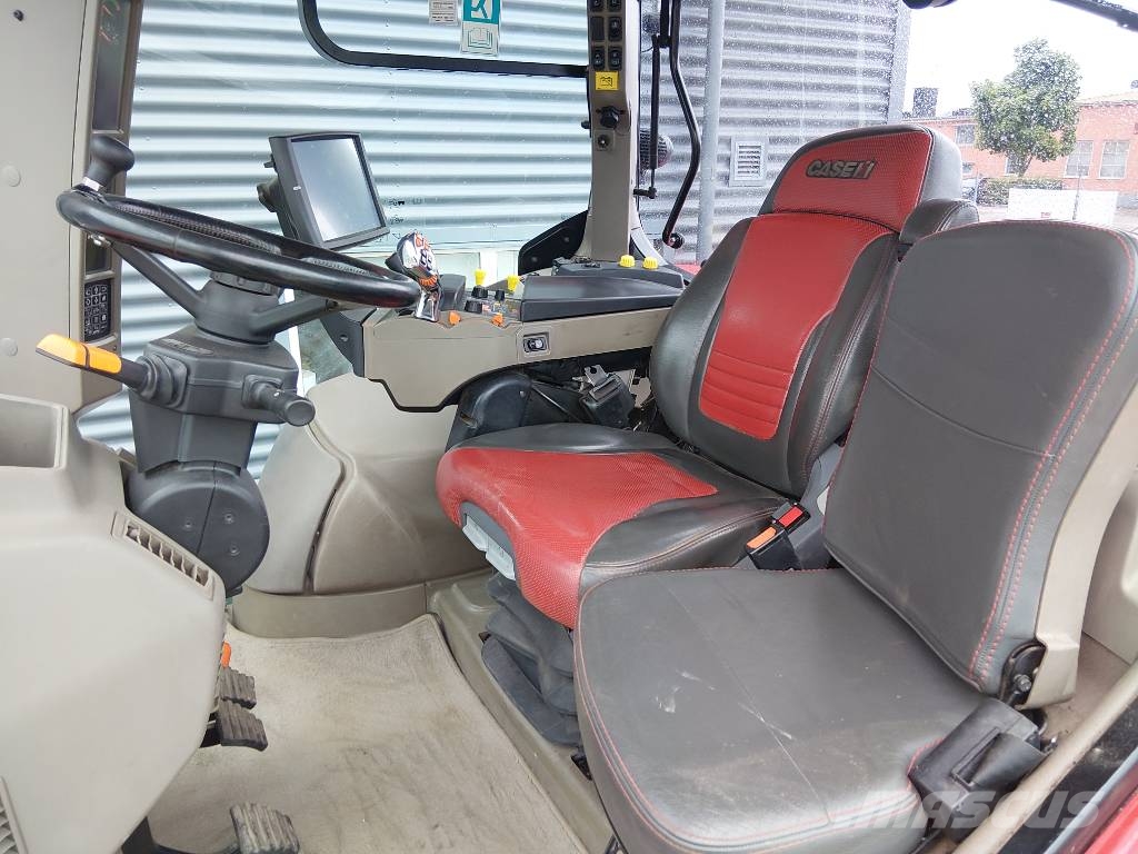 Case IH Optum 300CVX الجرارات