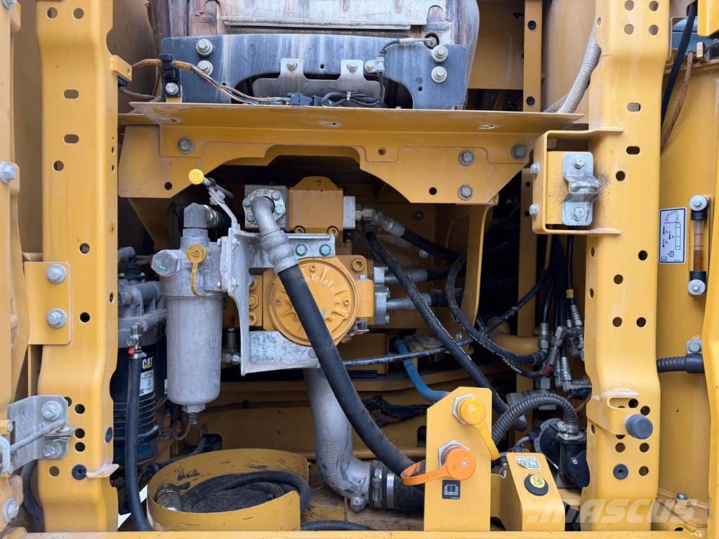 CAT 330 07A Pelle sur chenilles