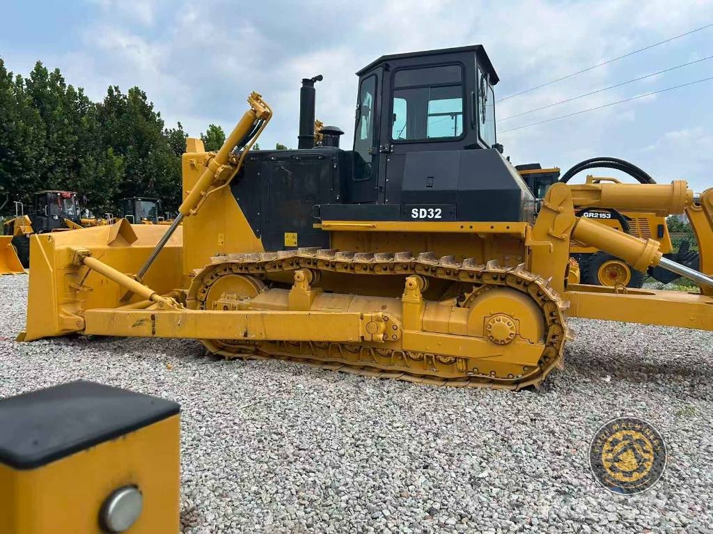 Shantui SD 32 Bulldozer