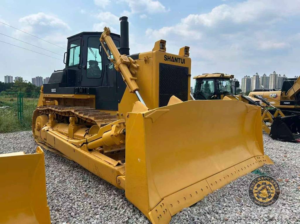 Shantui SD 32 Bulldozer