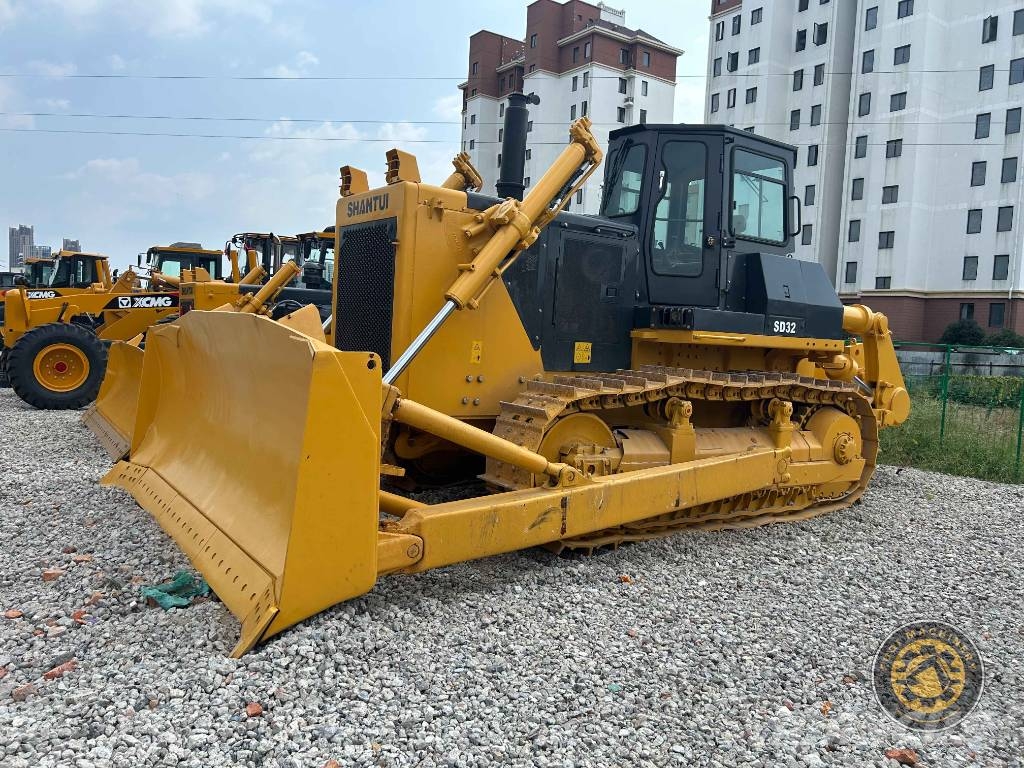 Shantui SD 32 Bulldozer