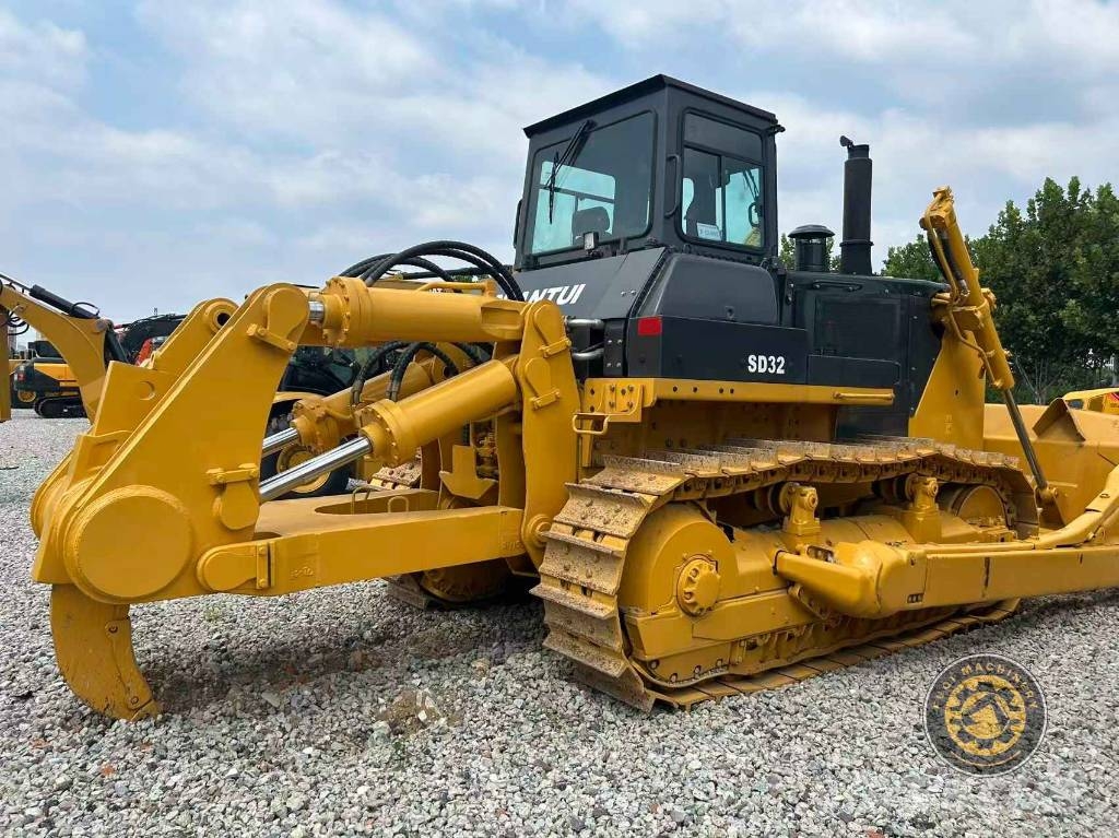 Shantui SD 32 Bulldozer