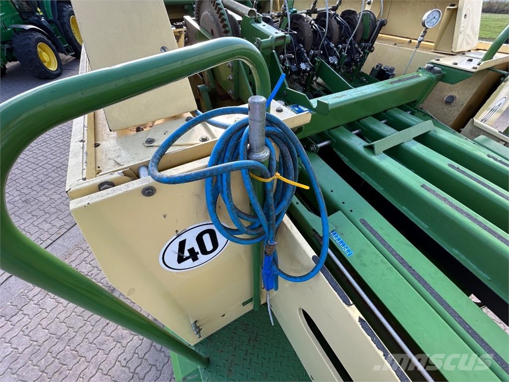 Krone Big Pack 80-80 MultiCut Balirke (kvadratne bale)