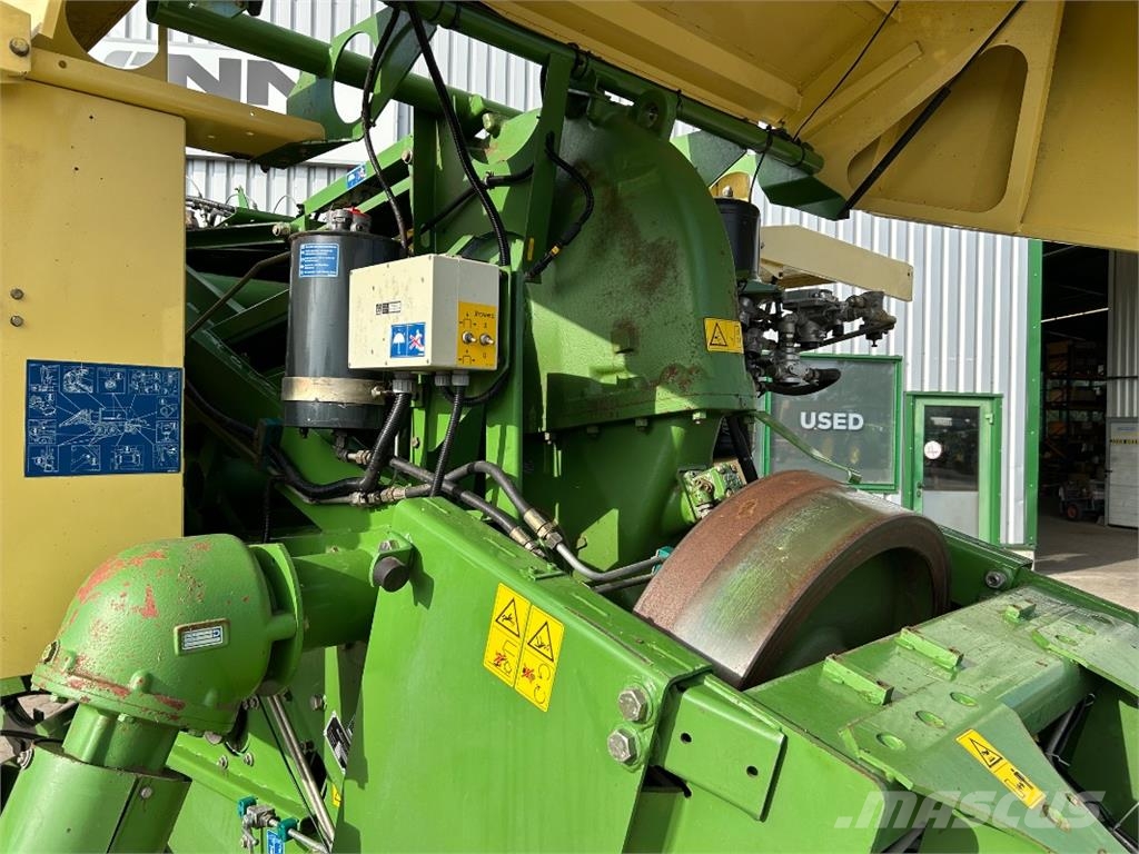 Krone Big Pack 80-80 MultiCut Balirke (kvadratne bale)