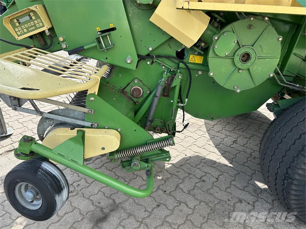 Krone Big Pack 80-80 MultiCut Balirke (kvadratne bale)