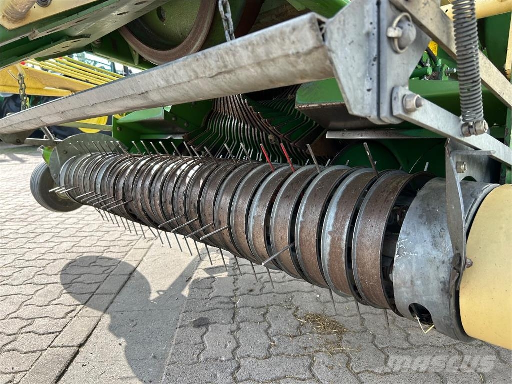 Krone Big Pack 80-80 MultiCut Balirke (kvadratne bale)