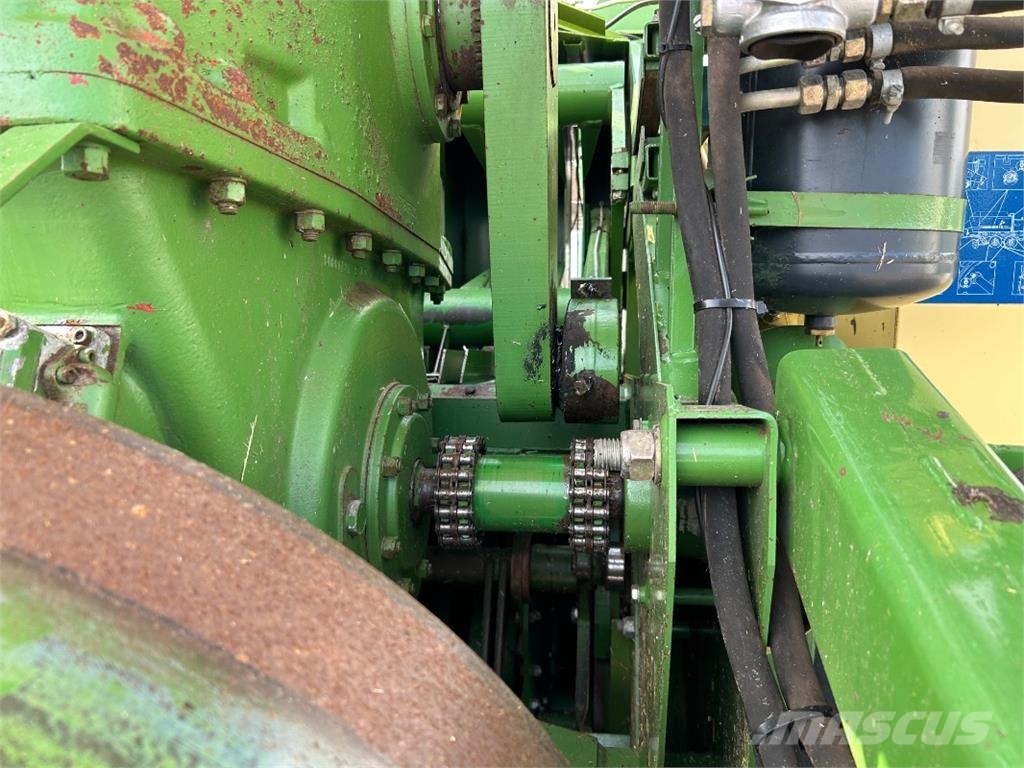 Krone Big Pack 80-80 MultiCut Balirke (kvadratne bale)