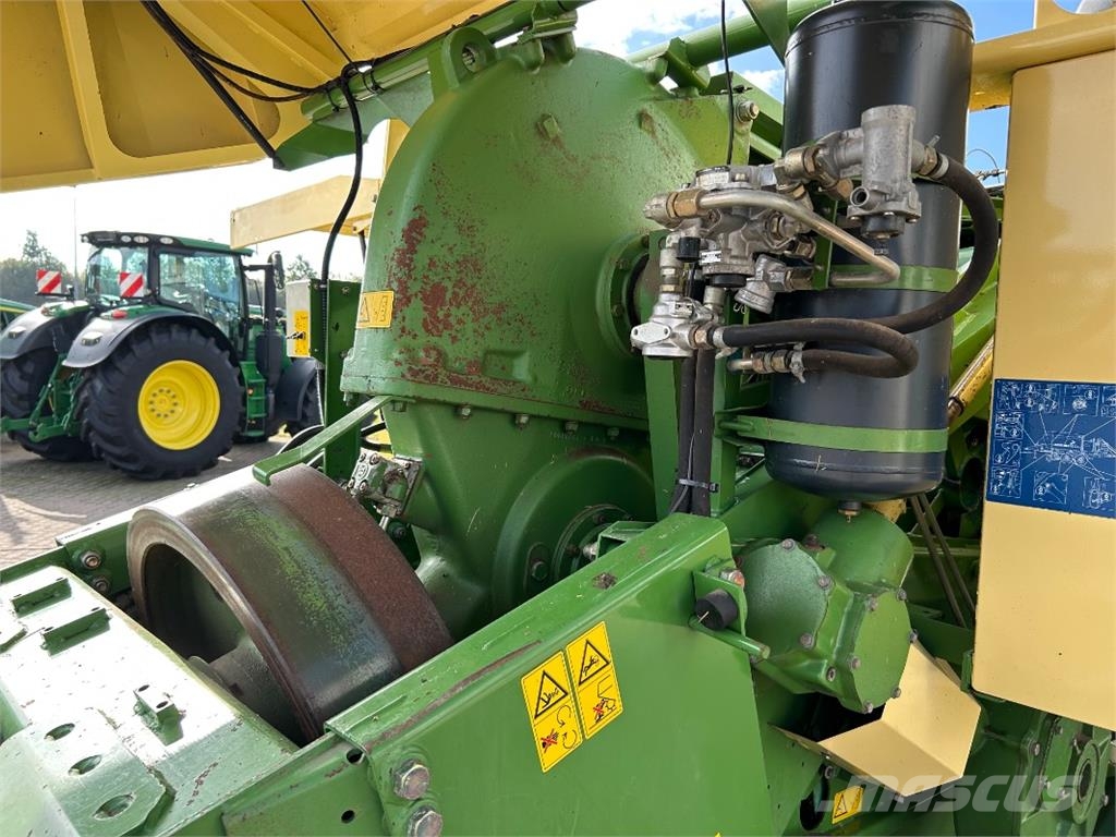 Krone Big Pack 80-80 MultiCut Balirke (kvadratne bale)