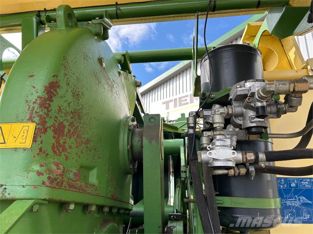Krone Big Pack 80-80 MultiCut Balirke (kvadratne bale)