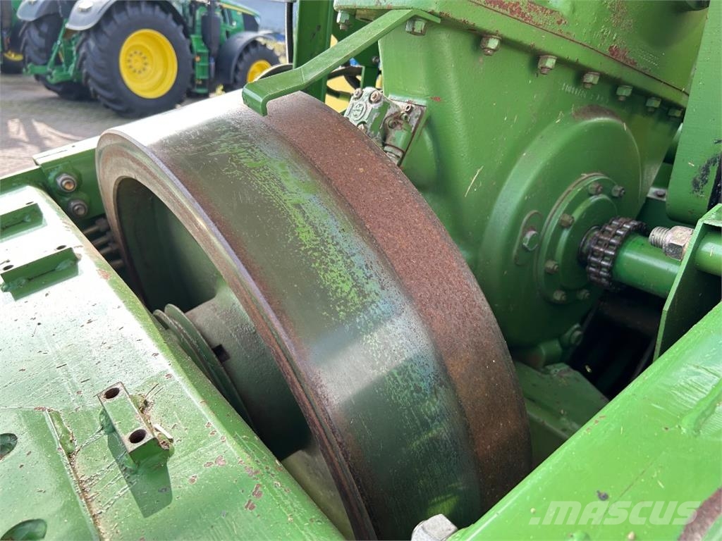 Krone Big Pack 80-80 MultiCut Balirke (kvadratne bale)